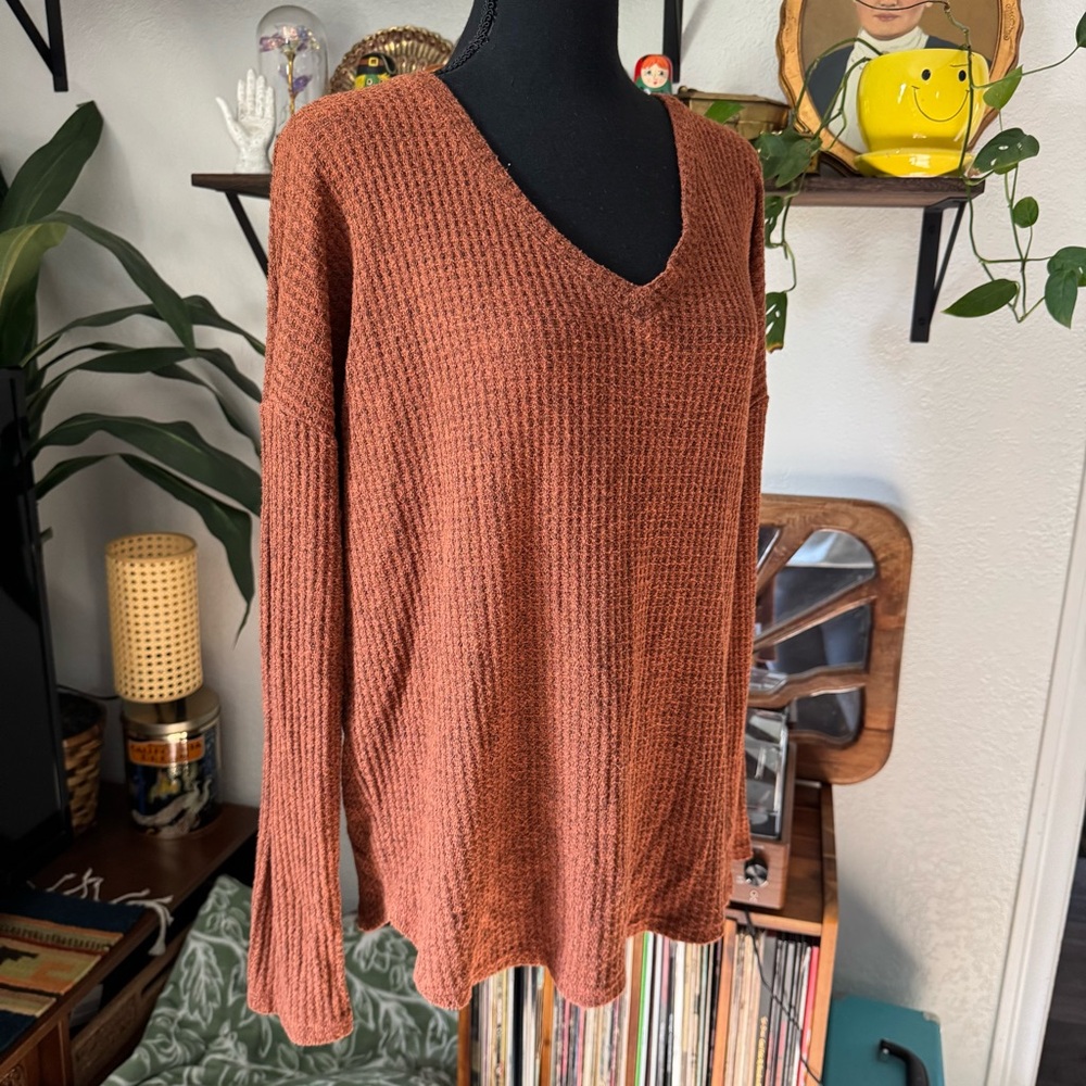 Natural Life Heathered Rust Waffle Knit V-Neck Top - Picture 2 of 7